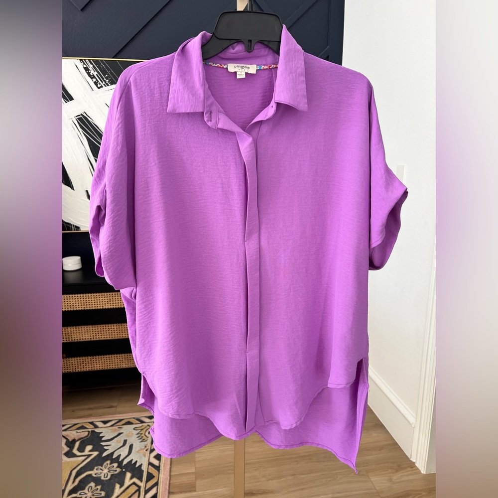 UMGEE Oversized Button Down Shirt – Size Small